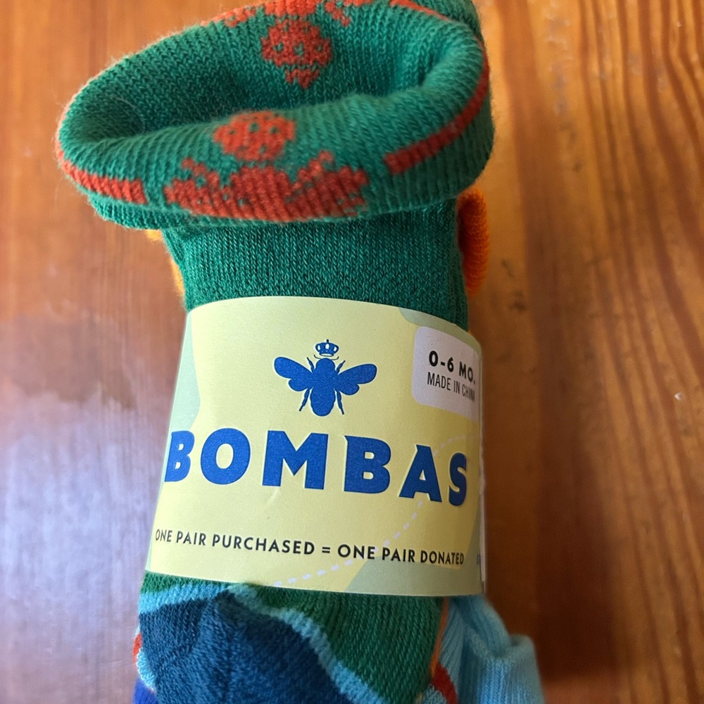 NWT 4 pack BOMBAS baby socks, 0-6mos.